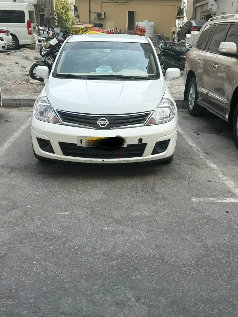 Nissan Tiida 1.5 AT (109 حصان) - 2