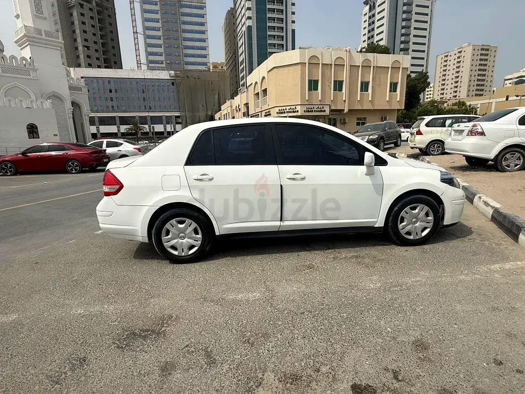 Nissan Tiida 1.5 AT (109 hp)