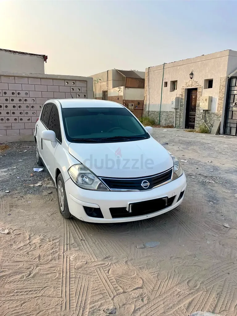 Nissan Tiida 1.6 AT (110 hp)