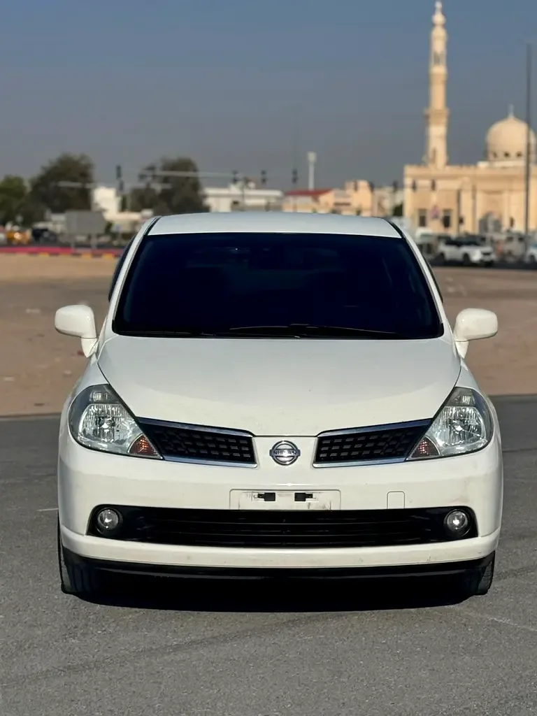 Nissan Tiida 1.6 AT (110 hp)