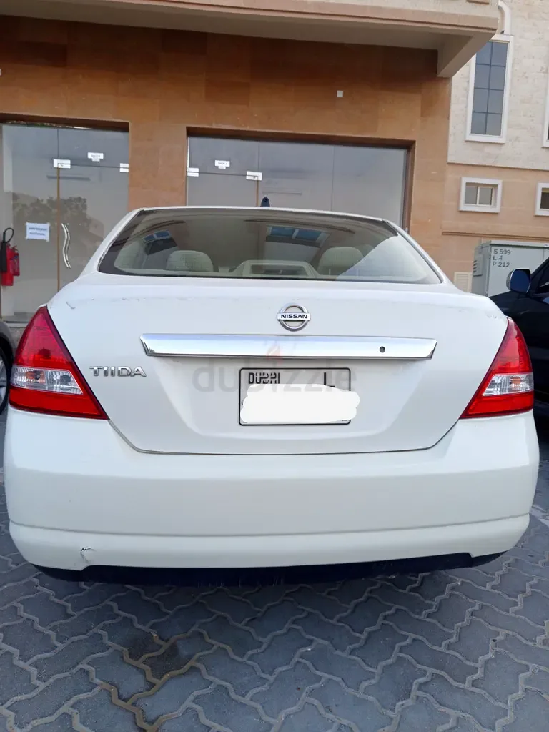 Nissan Tiida 1.6 AT (110 hp)