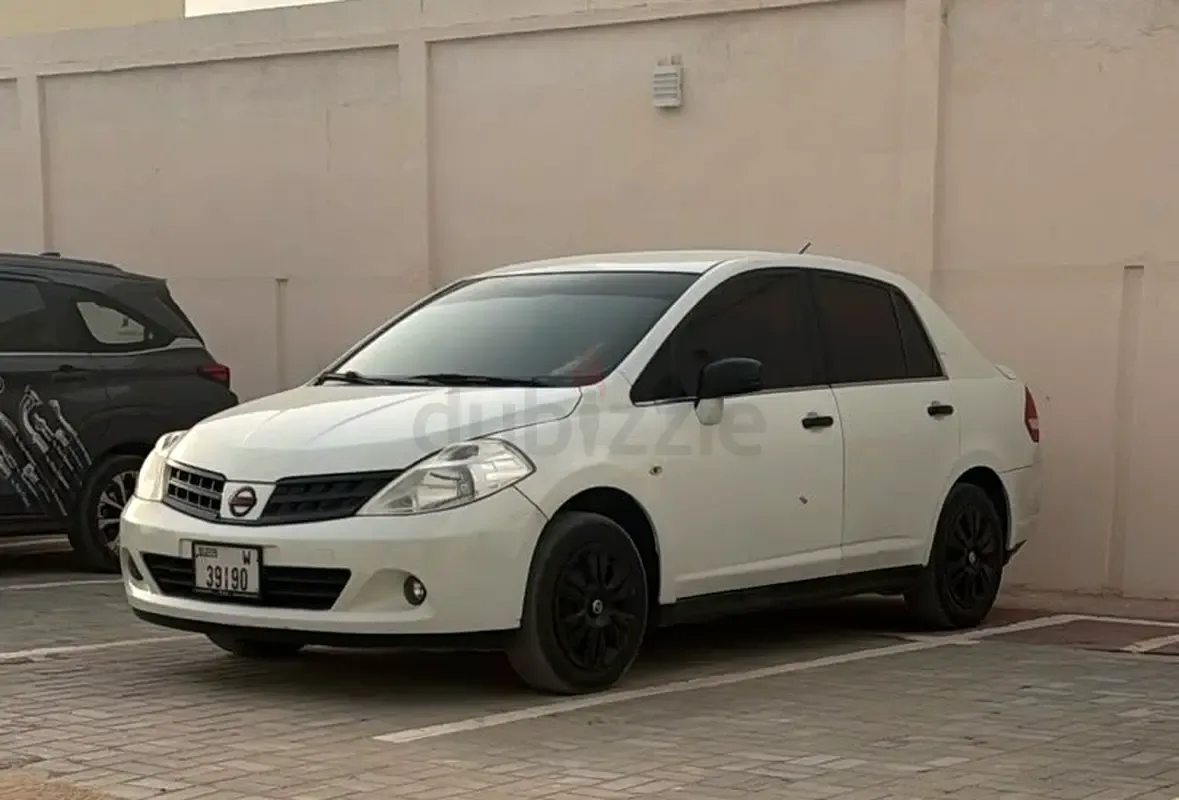 Nissan Tiida 1.6 AT (110 hp)