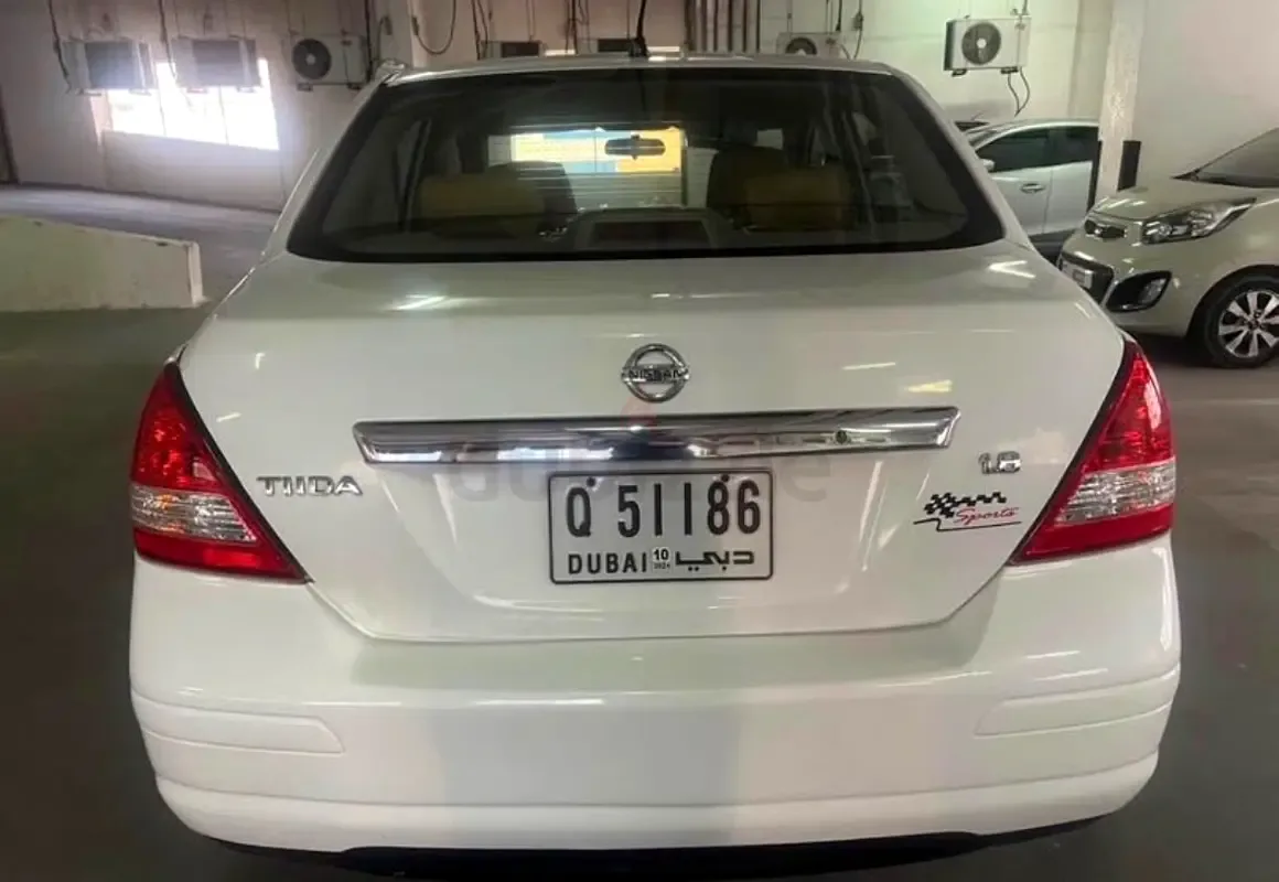 Nissan Tiida 1.6 AT (110 hp)
