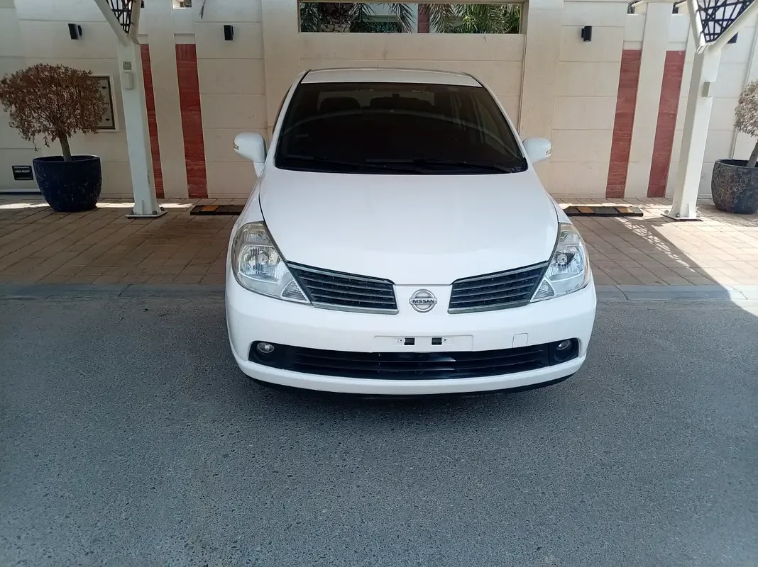 Nissan Tiida 1.6 AT (110 hp)