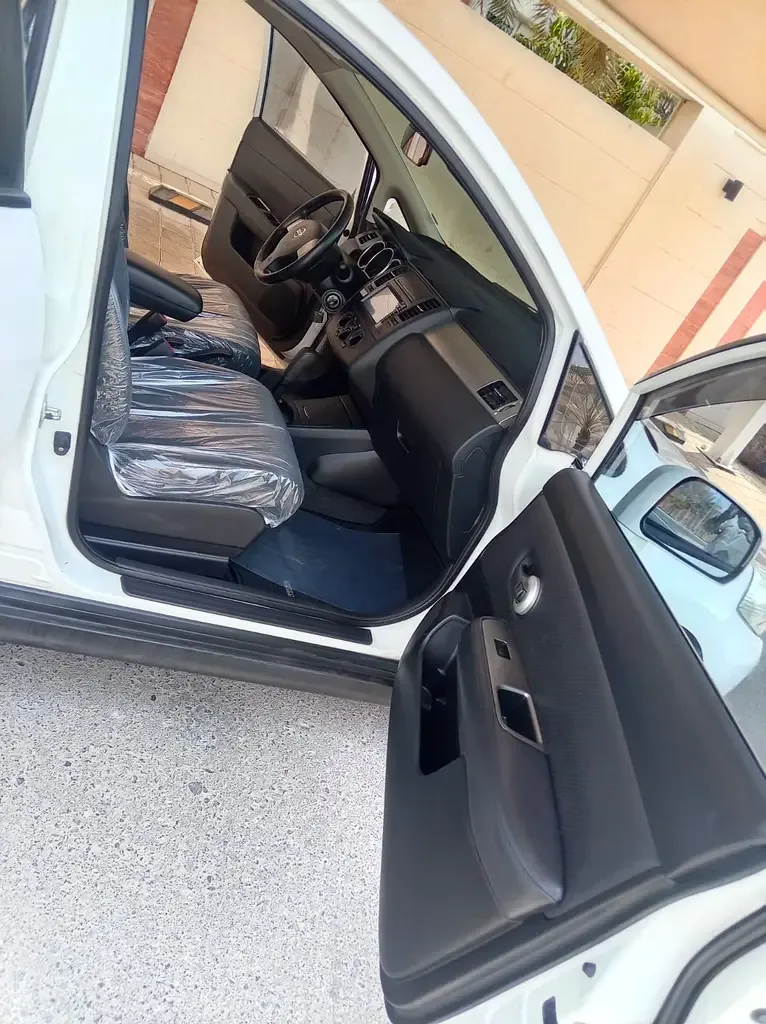 Nissan Tiida 1.6 AT (110 hp) - 10