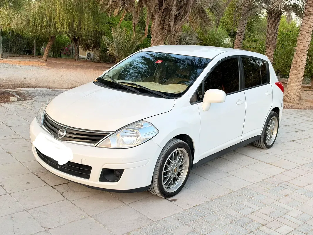 Nissan Tiida 1.6 AT (110 حصان)