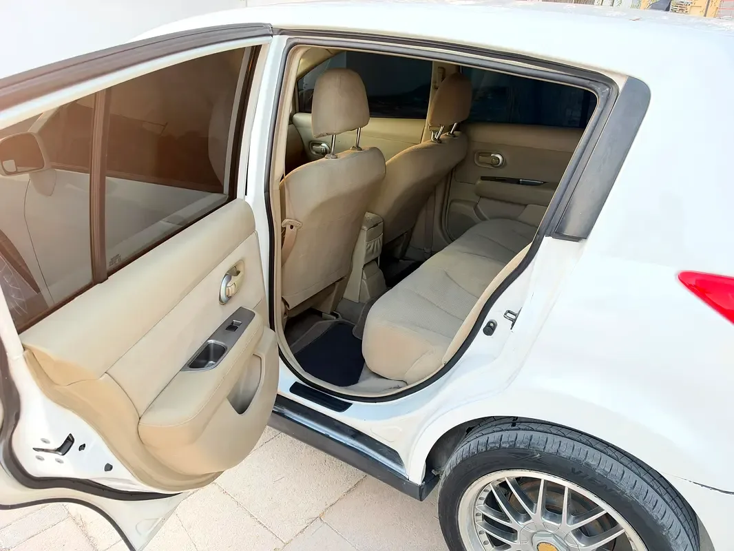 Nissan Tiida 1.6 AT (110 حصان) - 12