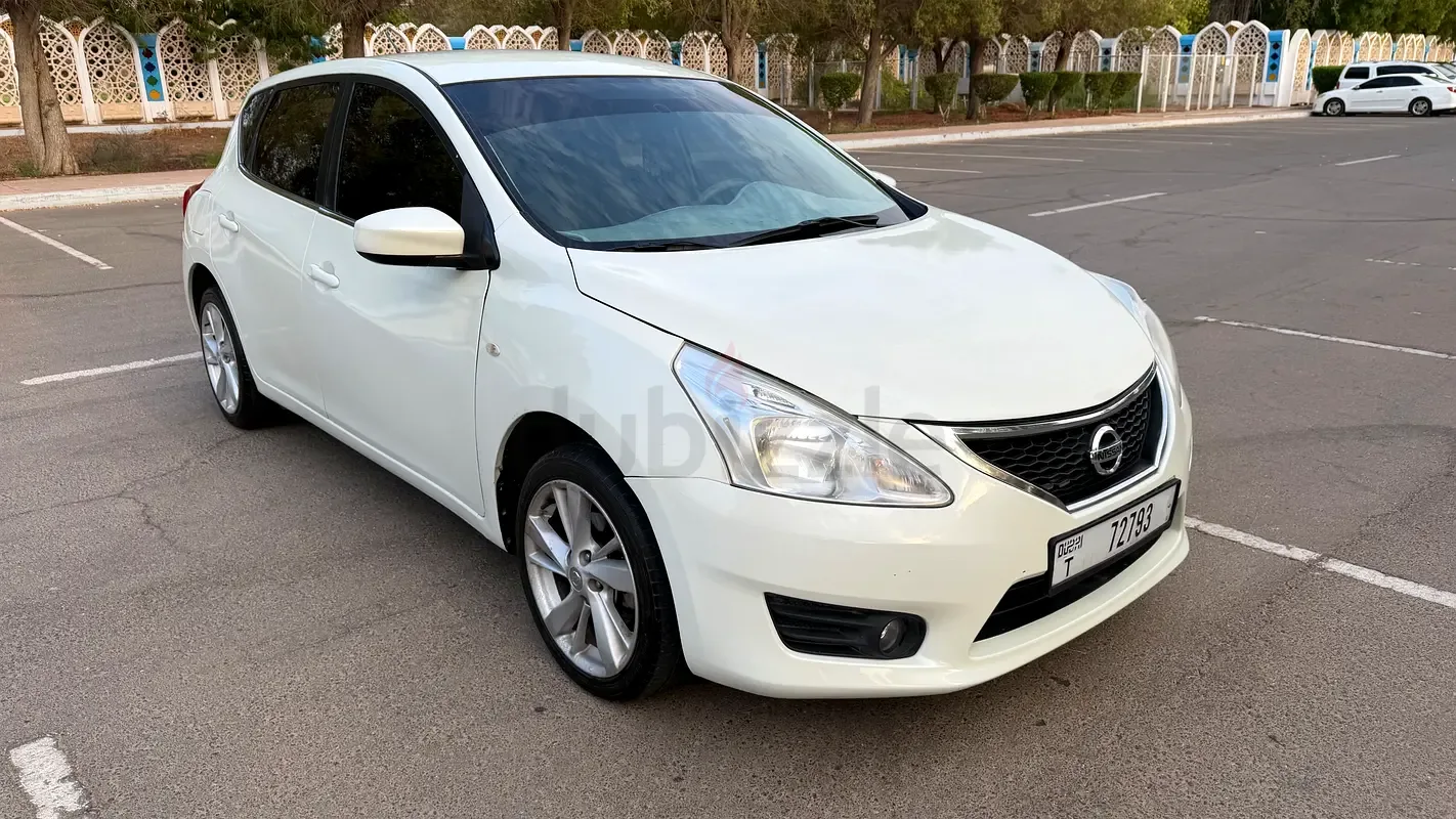 Nissan Tiida 1.6 CVT (117 hp)
