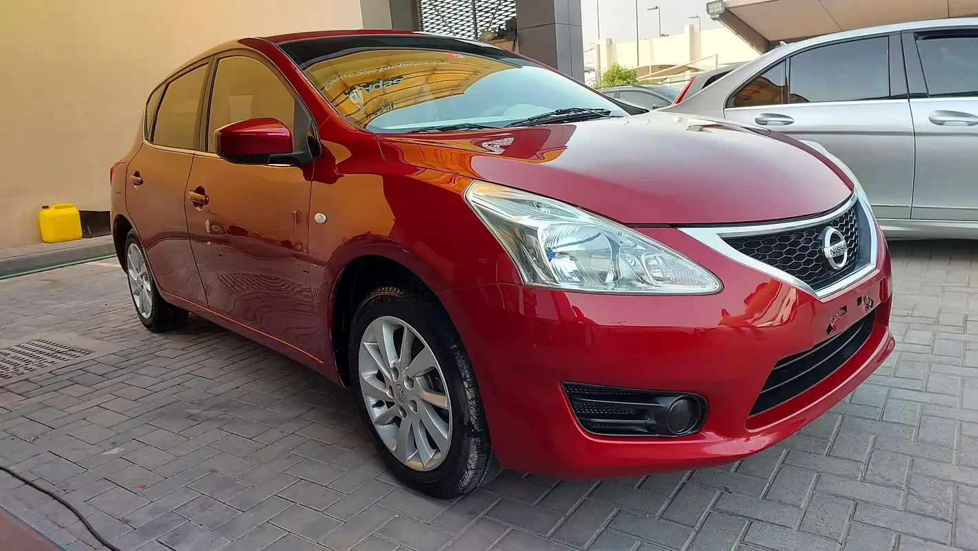 Nissan Tiida 1.6 CVT (117 hp)