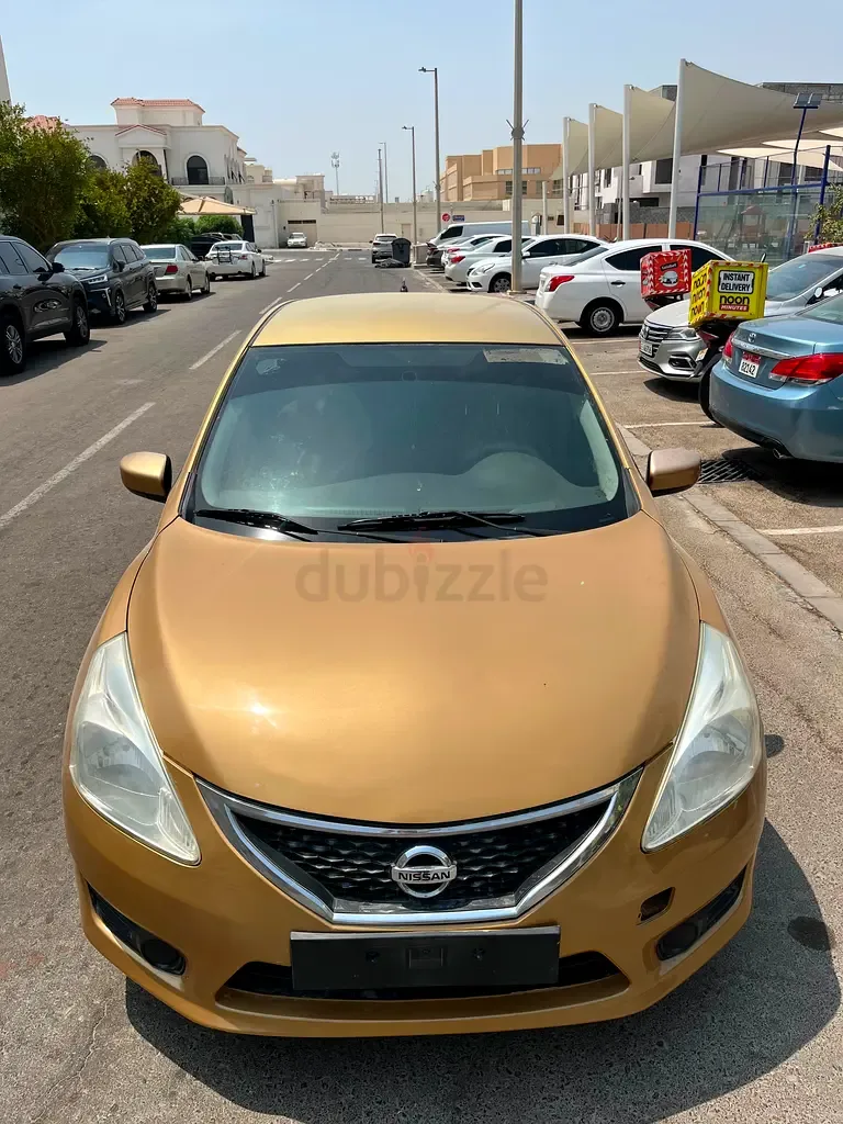 Nissan Tiida 1.6 CVT (117 hp)