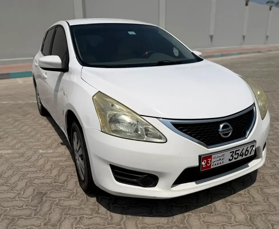 Nissan Tiida 1.6 CVT (117 hp)
