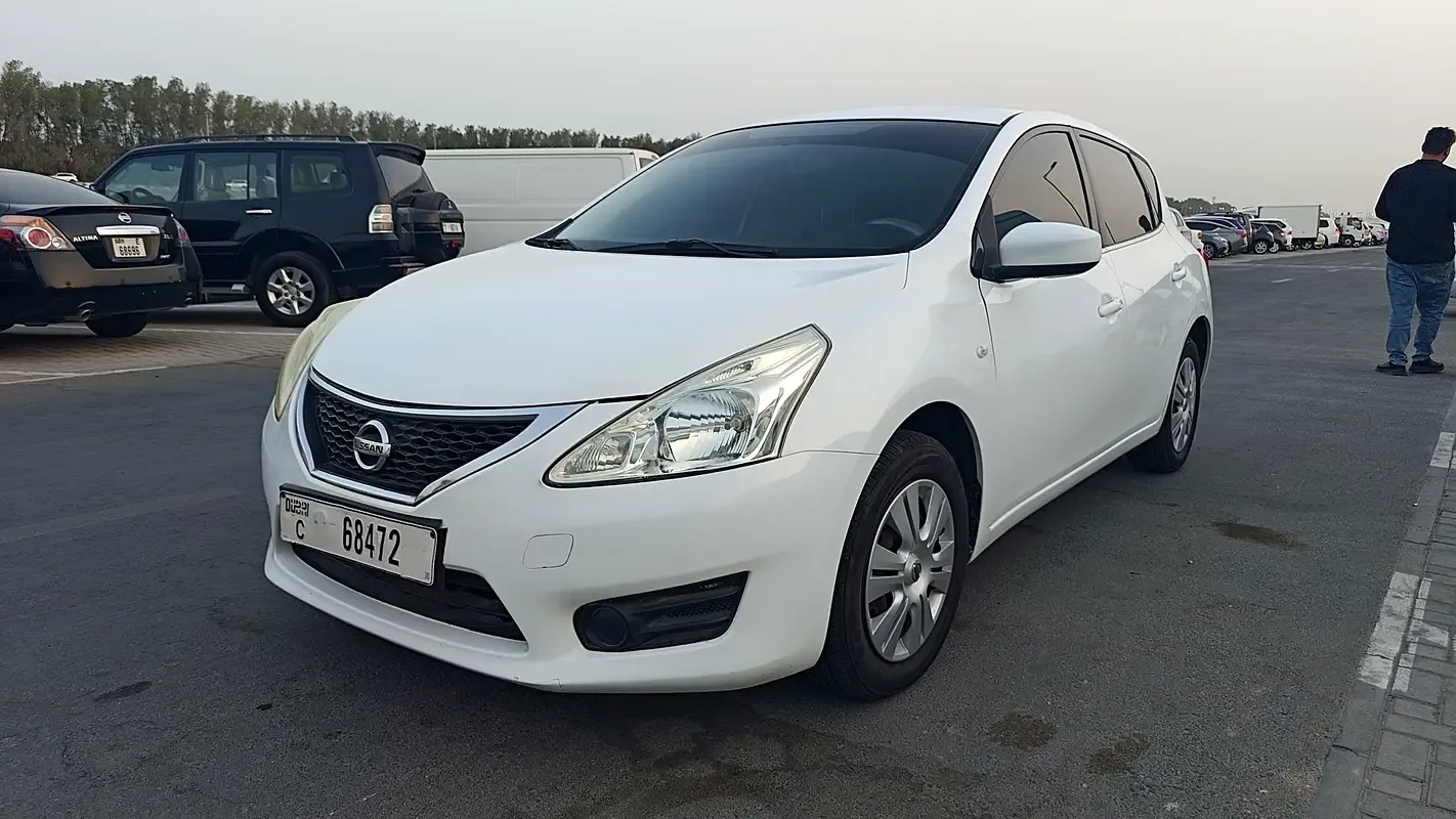 Nissan Tiida 1.6 CVT (117 hp)