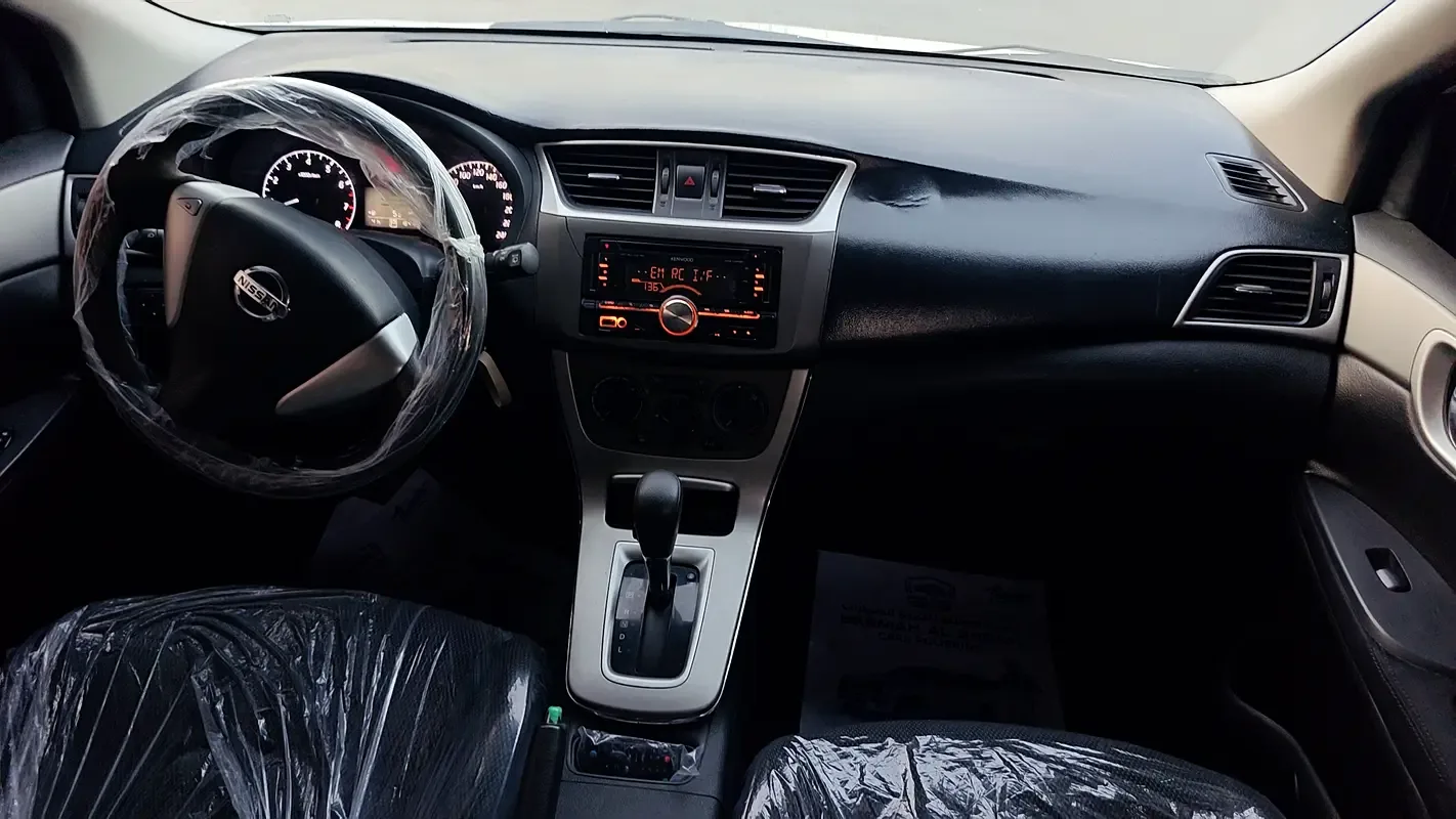 Nissan Tiida 1.6 CVT (117 hp) - 12