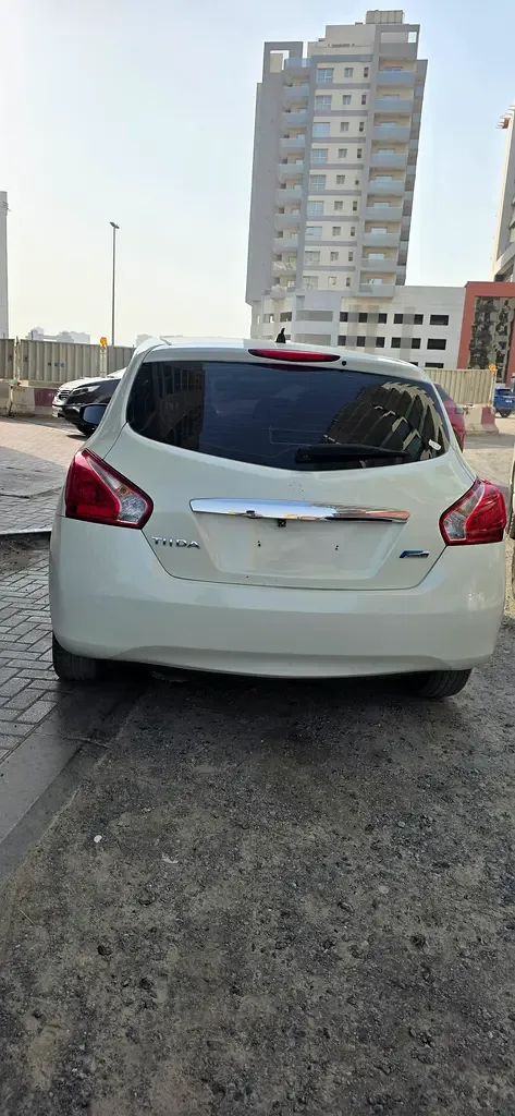 Nissan Tiida 1.6 CVT (117 حصان) - 2