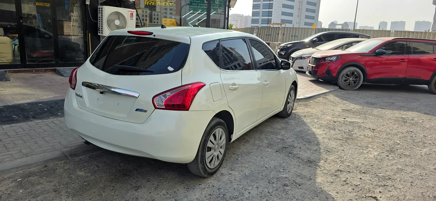 Nissan Tiida 1.6 CVT (117 حصان) - 3