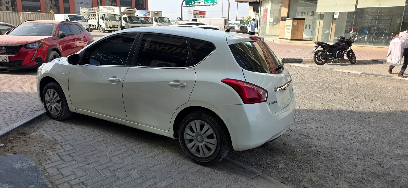 Nissan Tiida 1.6 CVT (117 حصان) - 12