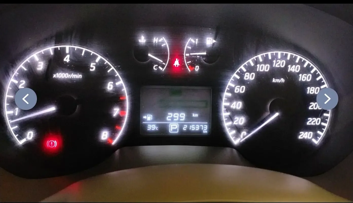 Nissan Tiida 1.6 CVT (117 حصان) - 11