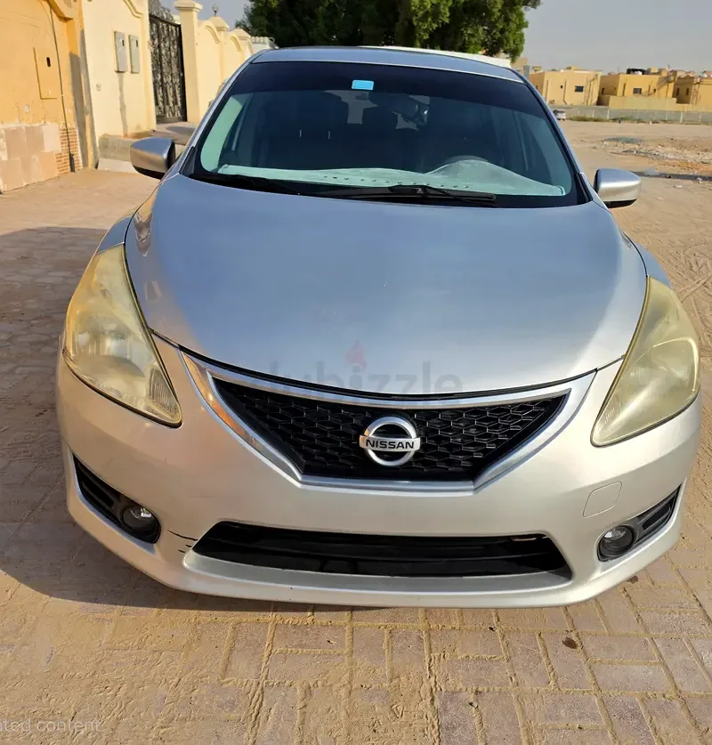 Nissan Tiida 1.6 CVT (117 hp)