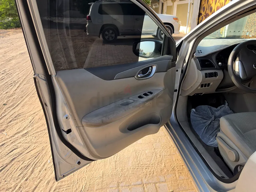 Nissan Tiida 1.6 CVT (117 hp) - 12