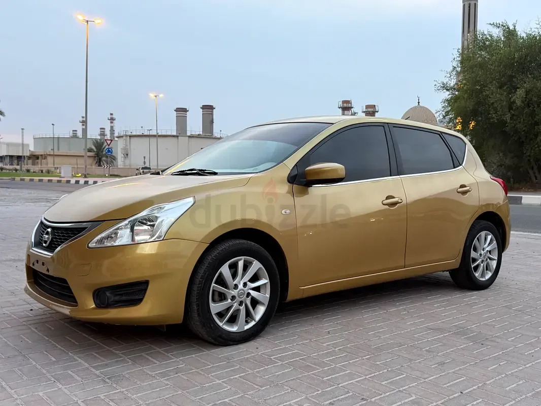 Nissan Tiida 1.6 CVT (117 حصان)