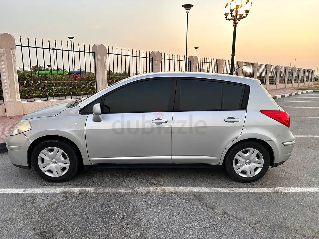 Nissan Tiida 1.8 AT (128 حصان) - 2