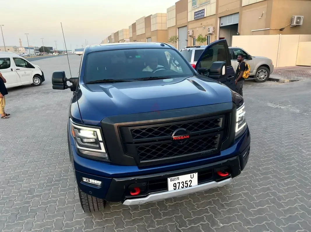 Nissan Titan 5.6 AT (400 hp)