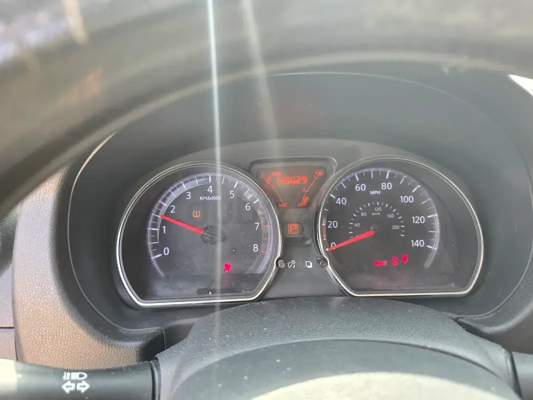 Nissan Versa 1.6 AT (109 hp) - 2