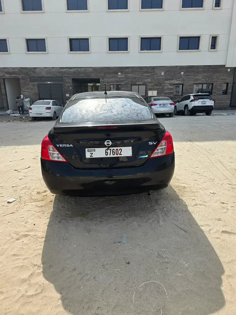 Nissan Versa 1.6 AT (109 hp) - 3