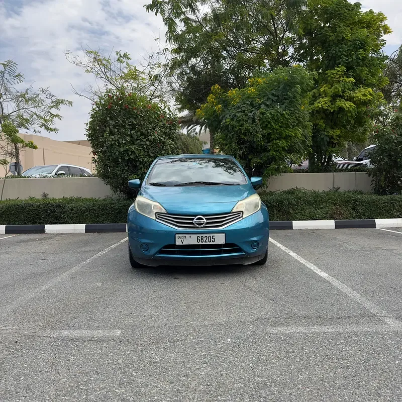 Nissan Versa 1.6 AT (109 حصان) - 2
