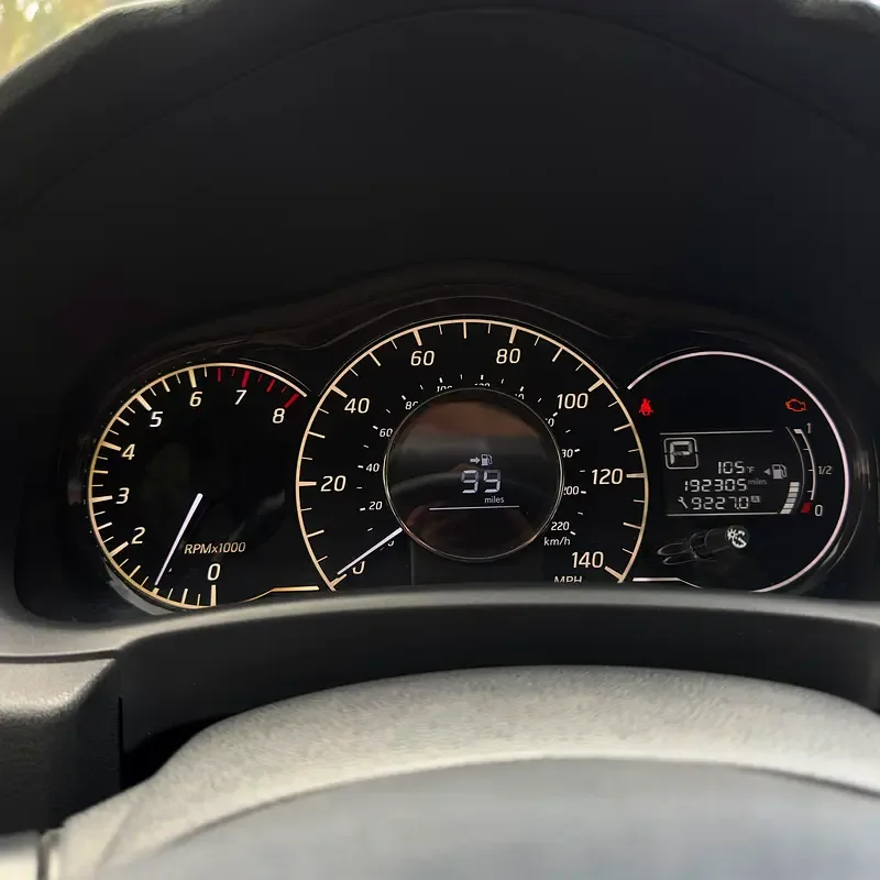 Nissan Versa 1.6 AT (109 حصان) - 6
