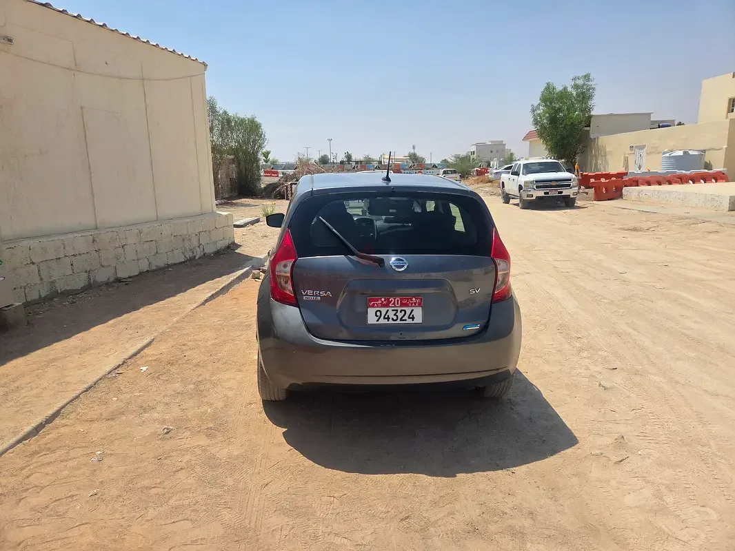 Nissan Versa 1.6 AT (109 hp) - 4