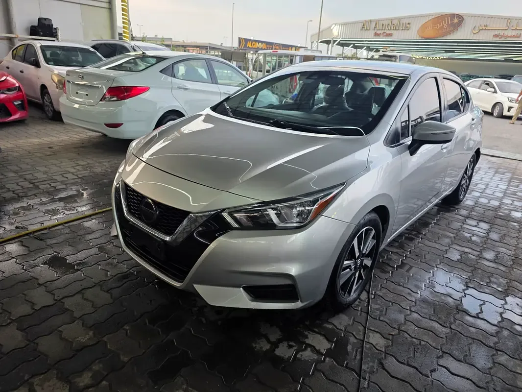 Nissan Versa 1.6 CVT (122 hp)