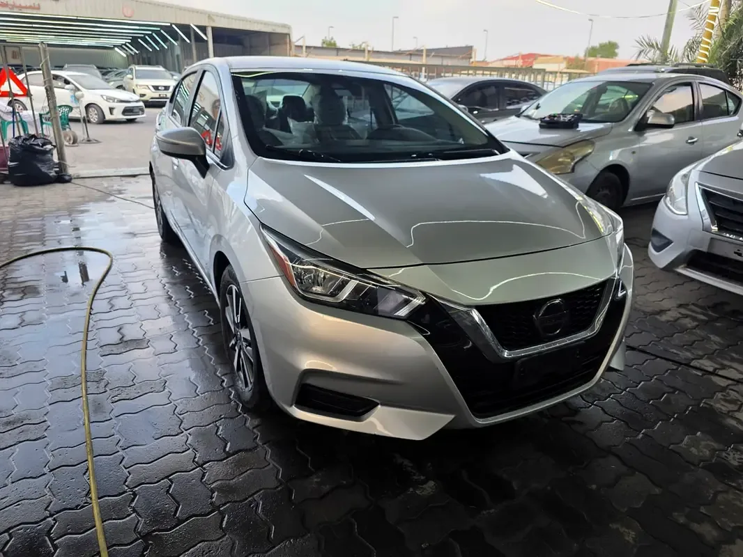 Nissan Versa 1.6 CVT (122 hp) - 2