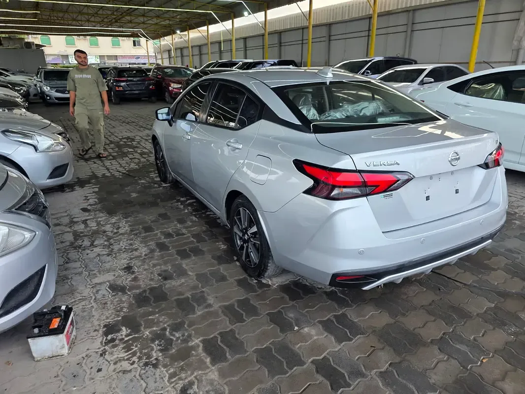 Nissan Versa 1.6 CVT (122 hp) - 8
