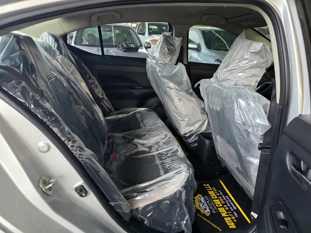 Nissan Versa 1.6 CVT (122 hp) - 13