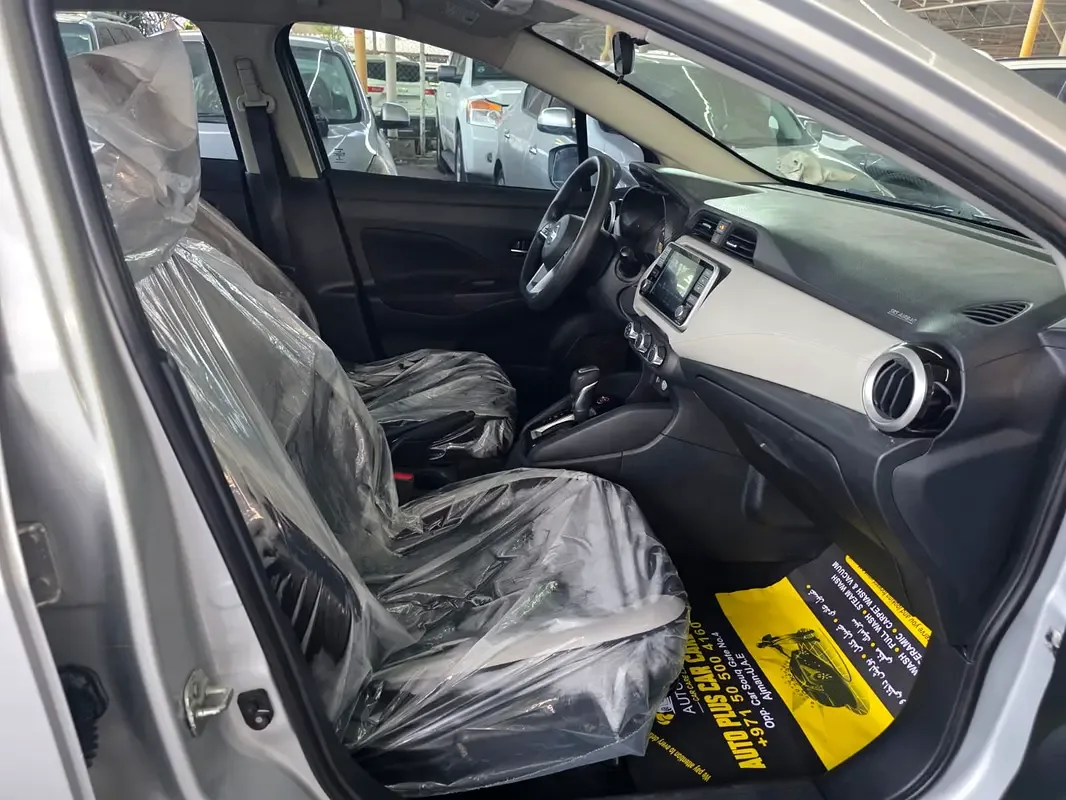 Nissan Versa 1.6 CVT (122 hp) - 15