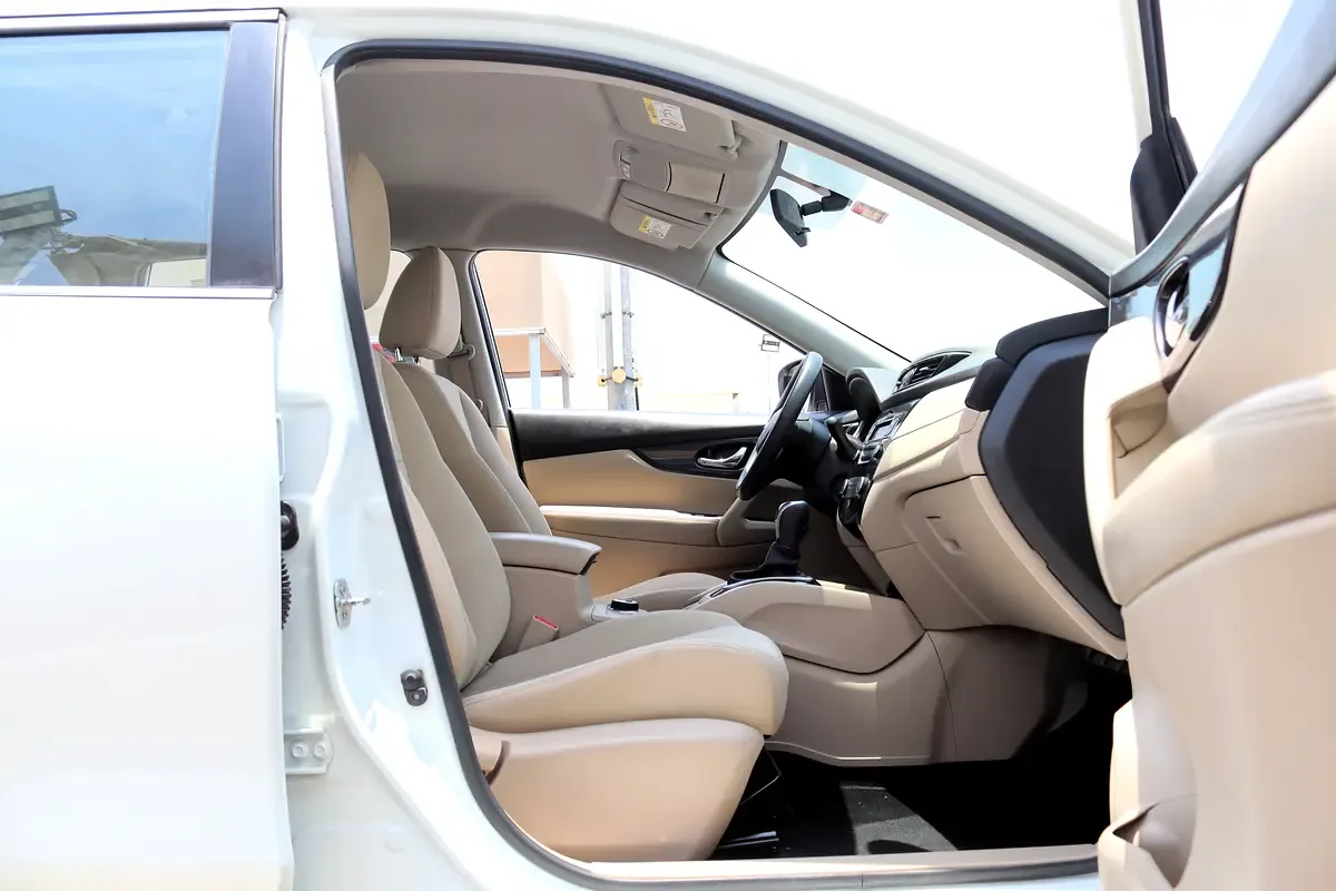 Nissan X-Trail 2.5 CVT 4WD (184 حصان) - 8