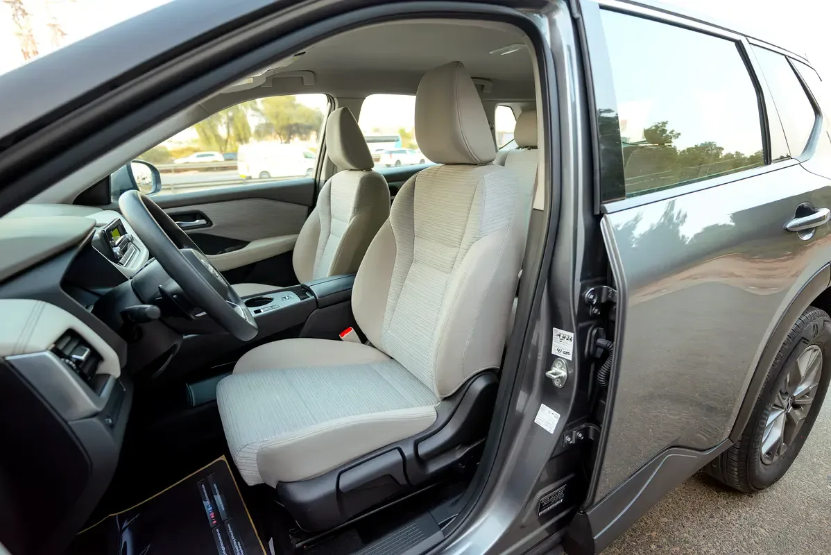 Nissan X-Trail 2.5 CVT 4WD (184 حصان) - 10