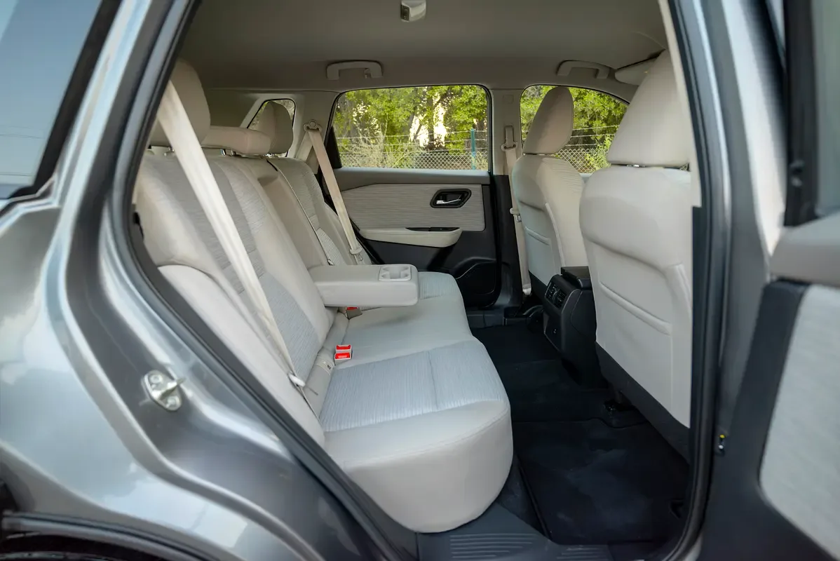 Nissan X-Trail 2.5 CVT 4WD (184 حصان) - 13