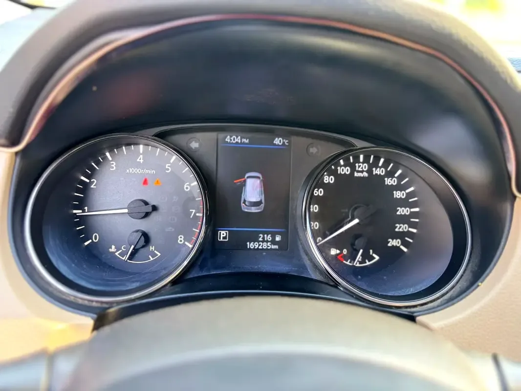 Nissan X-Trail 2.5 CVT AWD (171 حصان) - 10