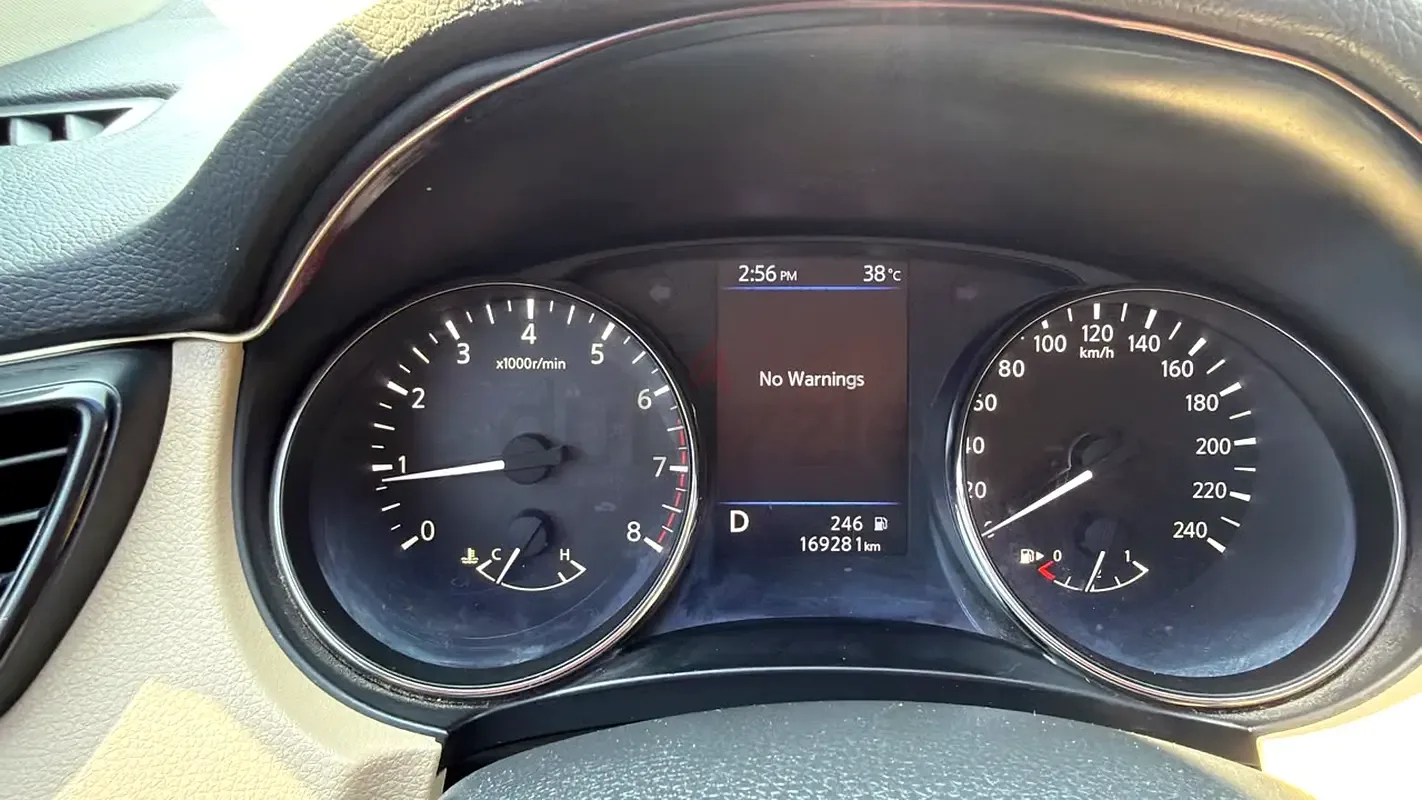 Nissan X-Trail 2.5 CVT AWD (171 حصان) - 14