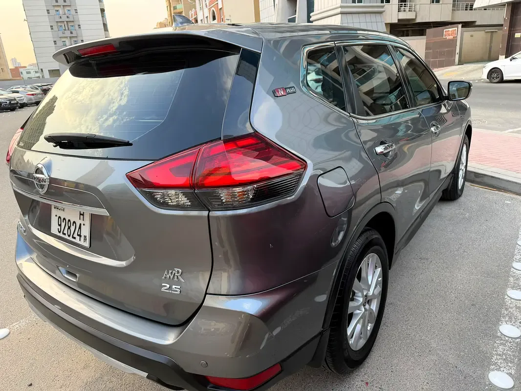Nissan X-Trail 2.5 CVT AWD (171 حصان) - 2