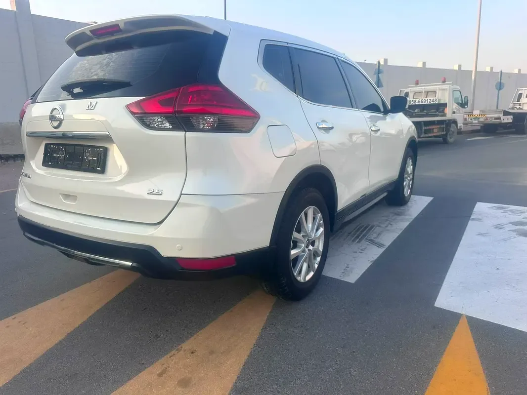 Nissan X-Trail 2.5 CVT AWD (171 حصان) - 4