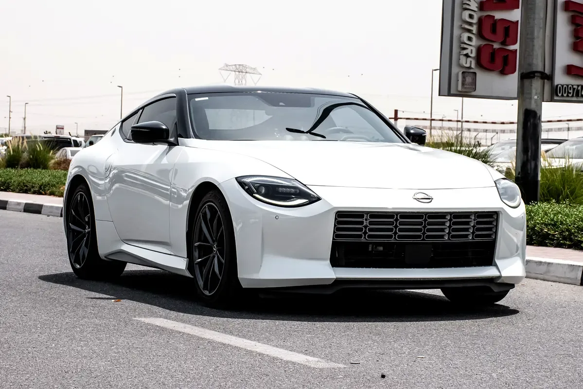 Nissan Z 3.0 MT (400 hp)