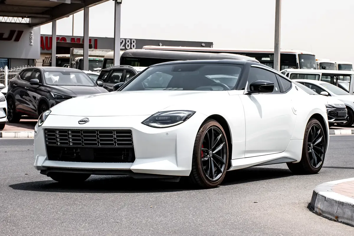 Nissan Z 3.0 MT (400 hp) - 3