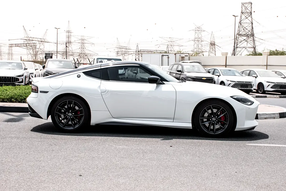Nissan Z 3.0 MT (400 hp) - 4