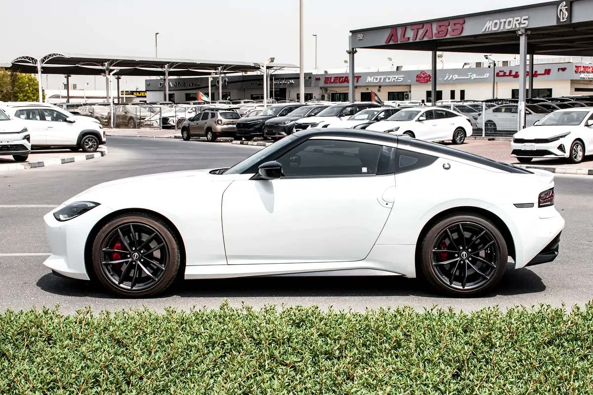 Nissan Z 3.0 MT (400 hp) - 5