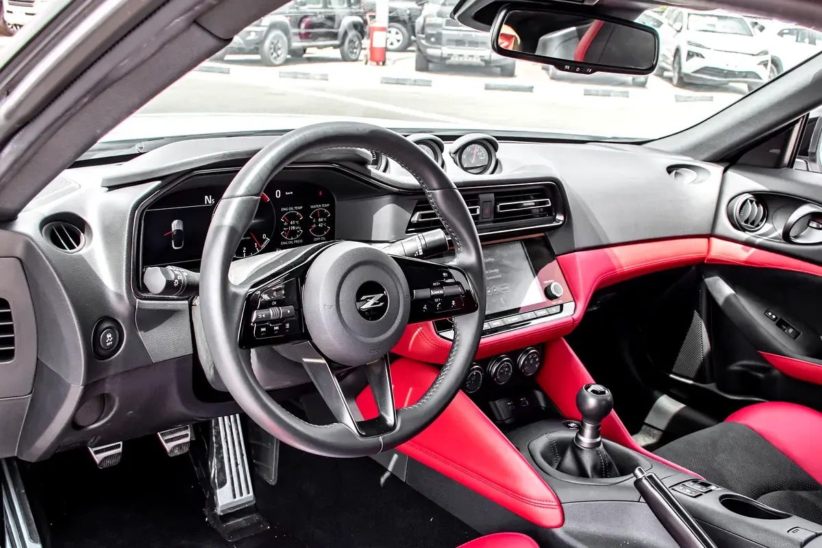 Nissan Z 3.0 MT (400 hp) - 13