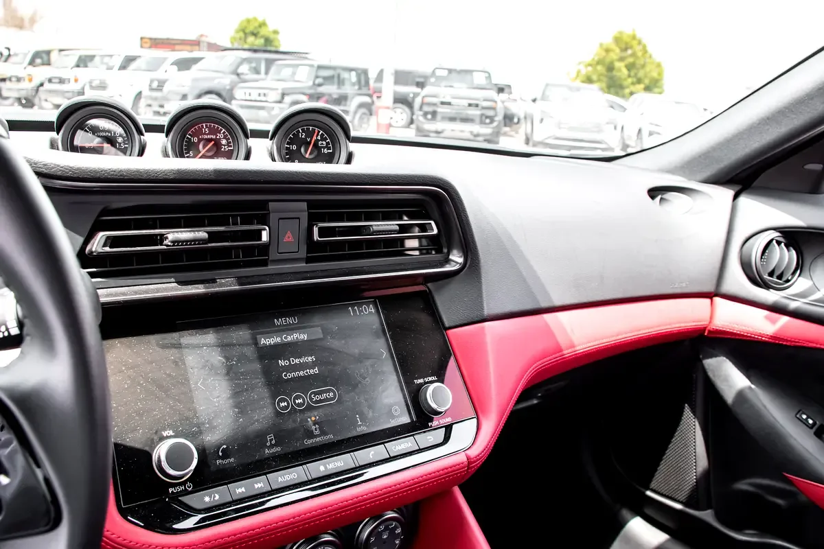 Nissan Z 3.0 MT (400 hp) - 12