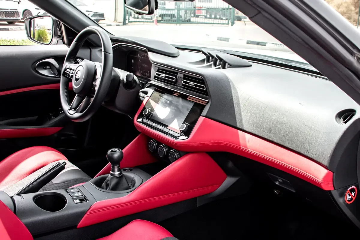 Nissan Z 3.0 MT (400 hp) - 17